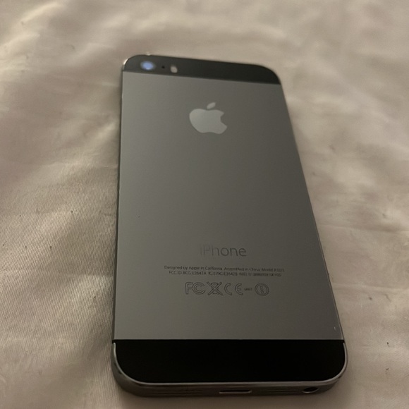 iPhone - Picture 3 of 5